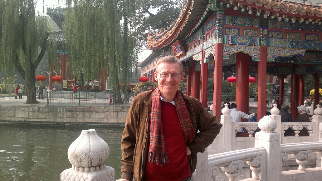 Petersen på en av sine mange turer til Kina. (Foto: privat) Petersen på en av sine mange turer til Kina. (Foto: privat)