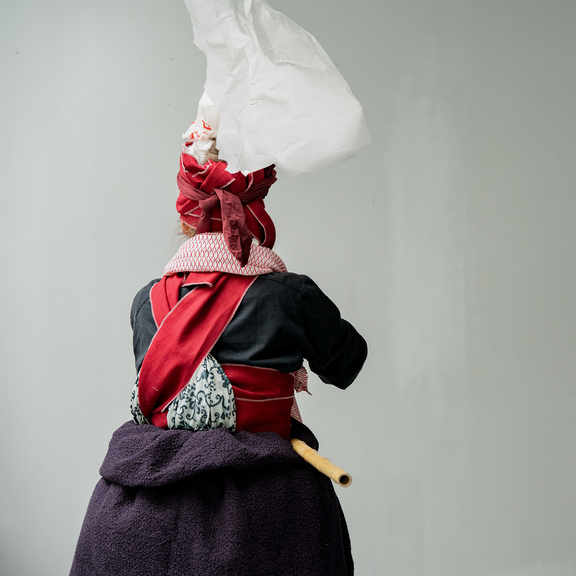 The Somatic Costume Dressing Room – Choreographing Attention through Touch & the Poetic The Somatic Costume Dressing Room – Choreographing Attention through Touch & the Poetic